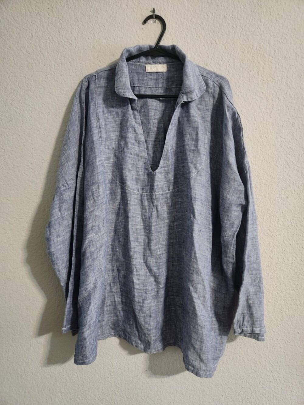 CP Shades Womenās Linen L/S Blouse Chambray Blue V-Neck size medium